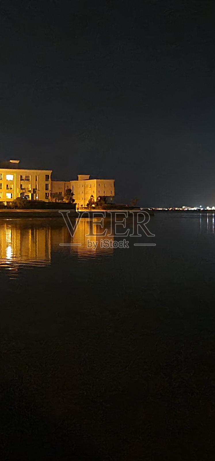 湖畔之夜照片摄影图片