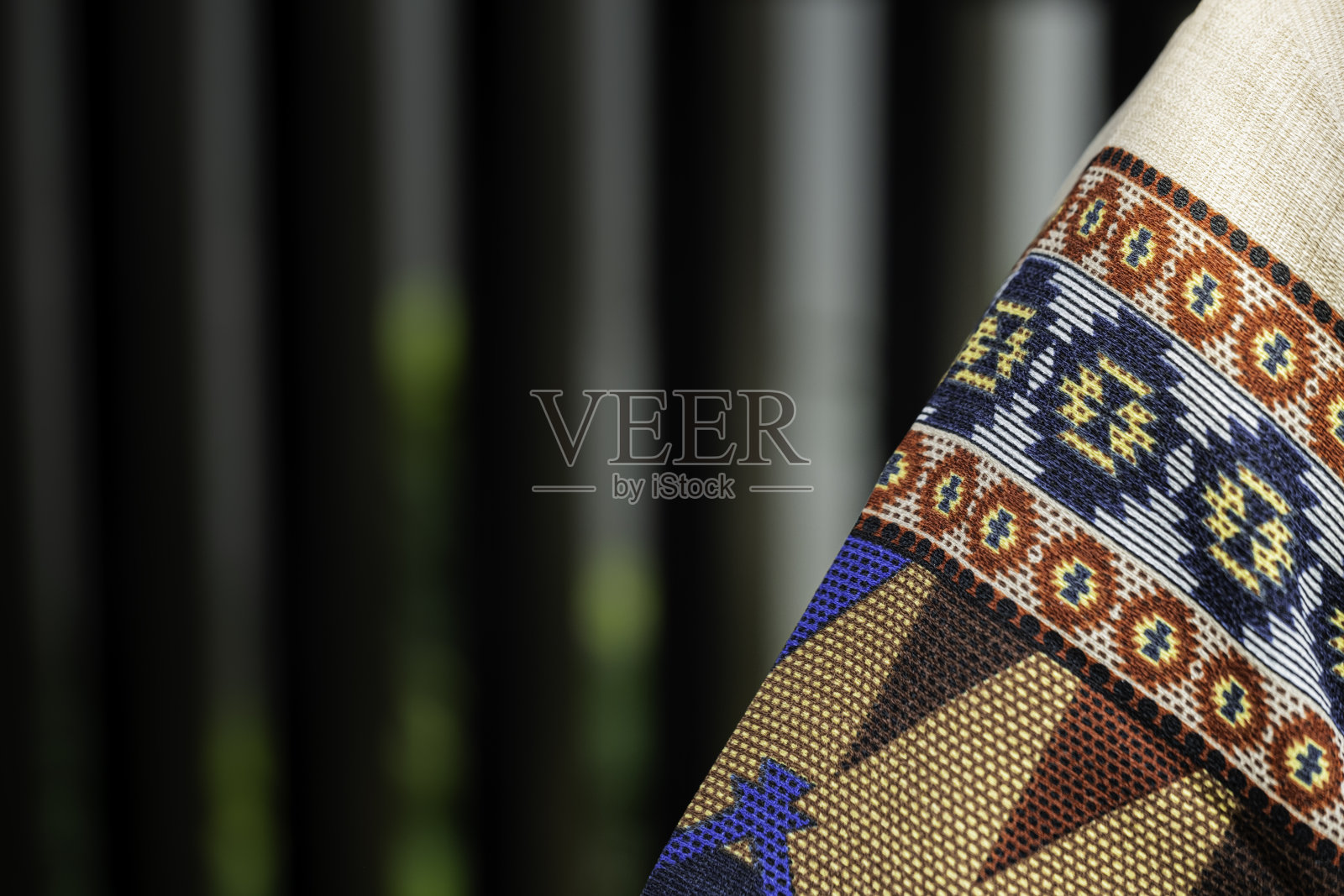 传统服装蜡染图案为背景照片摄影图片