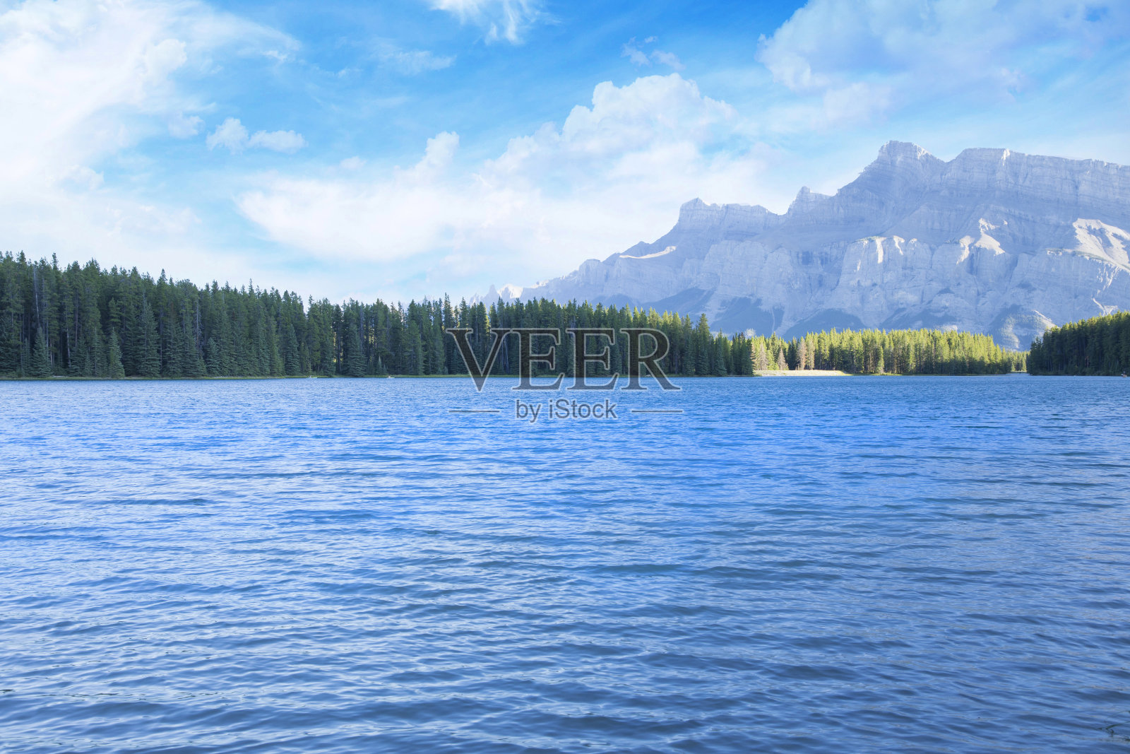 班夫国家公园的杰克湖美景照片摄影图片