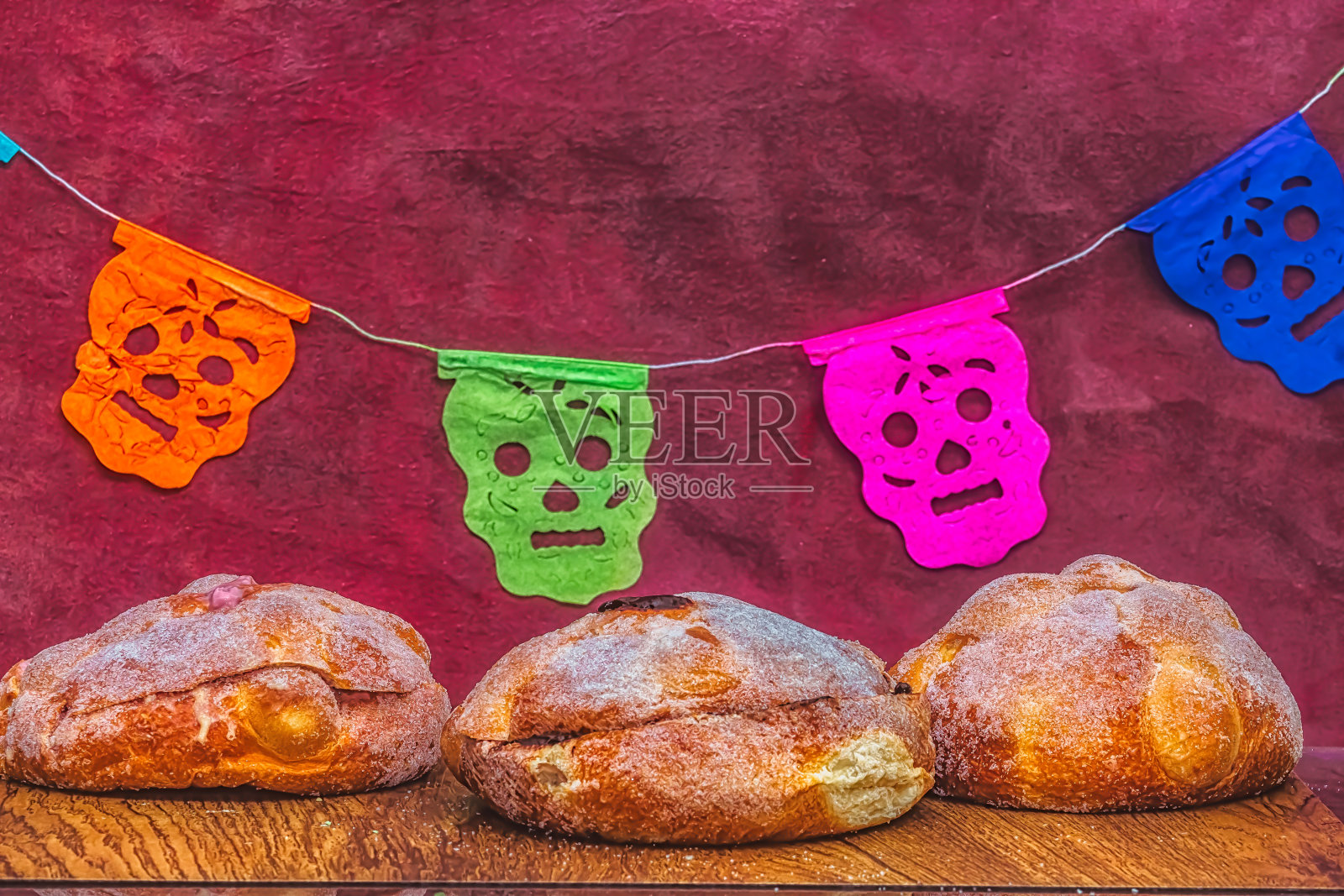 塞满死人的面包，亡灵节的装饰，墨西哥传统照片摄影图片