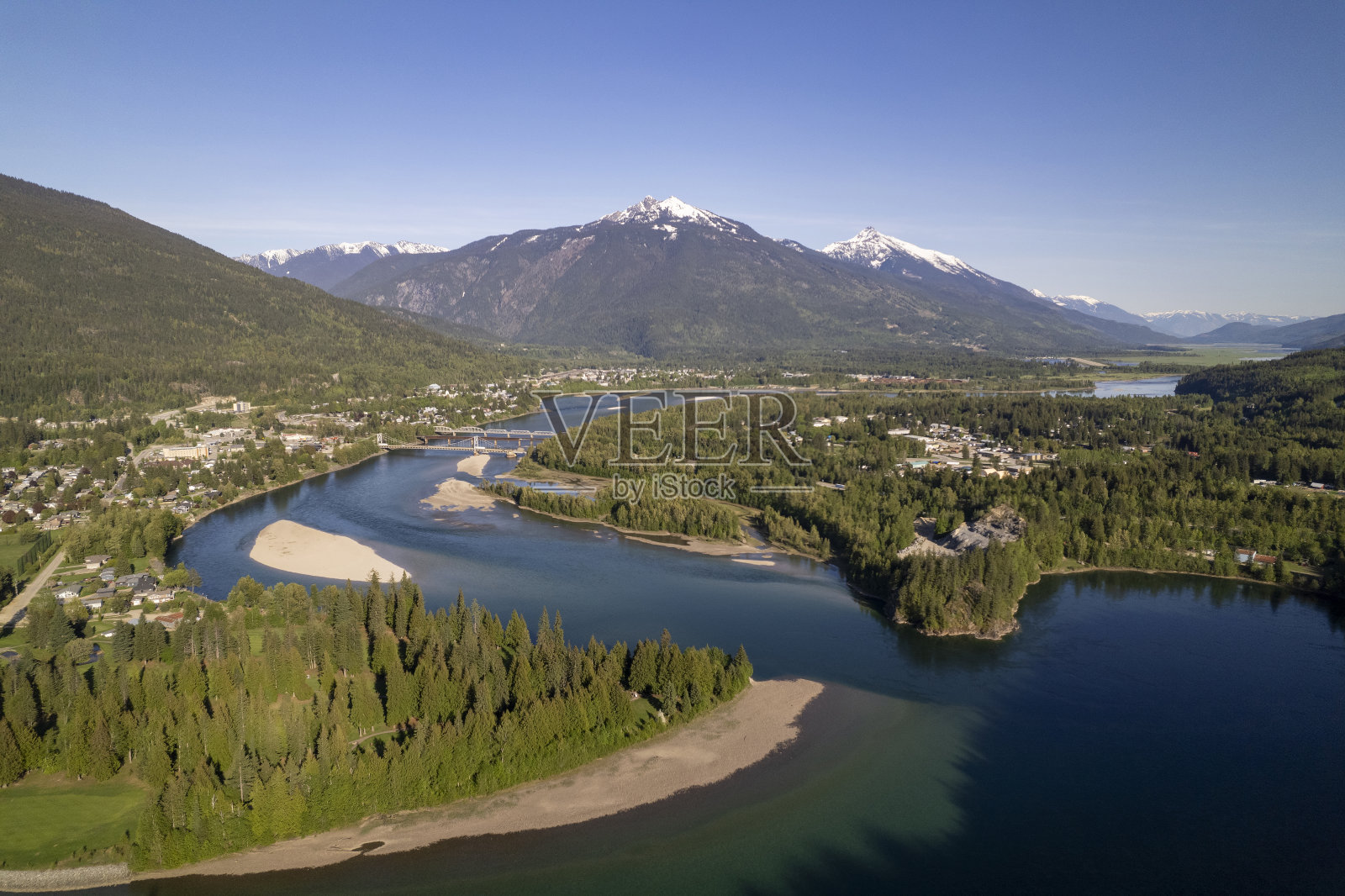 哥伦比亚河，Revelstoke，不列颠哥伦比亚省照片摄影图片