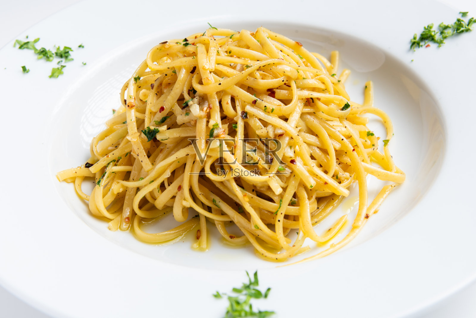 黄油蒜蓉意大利面照片摄影图片