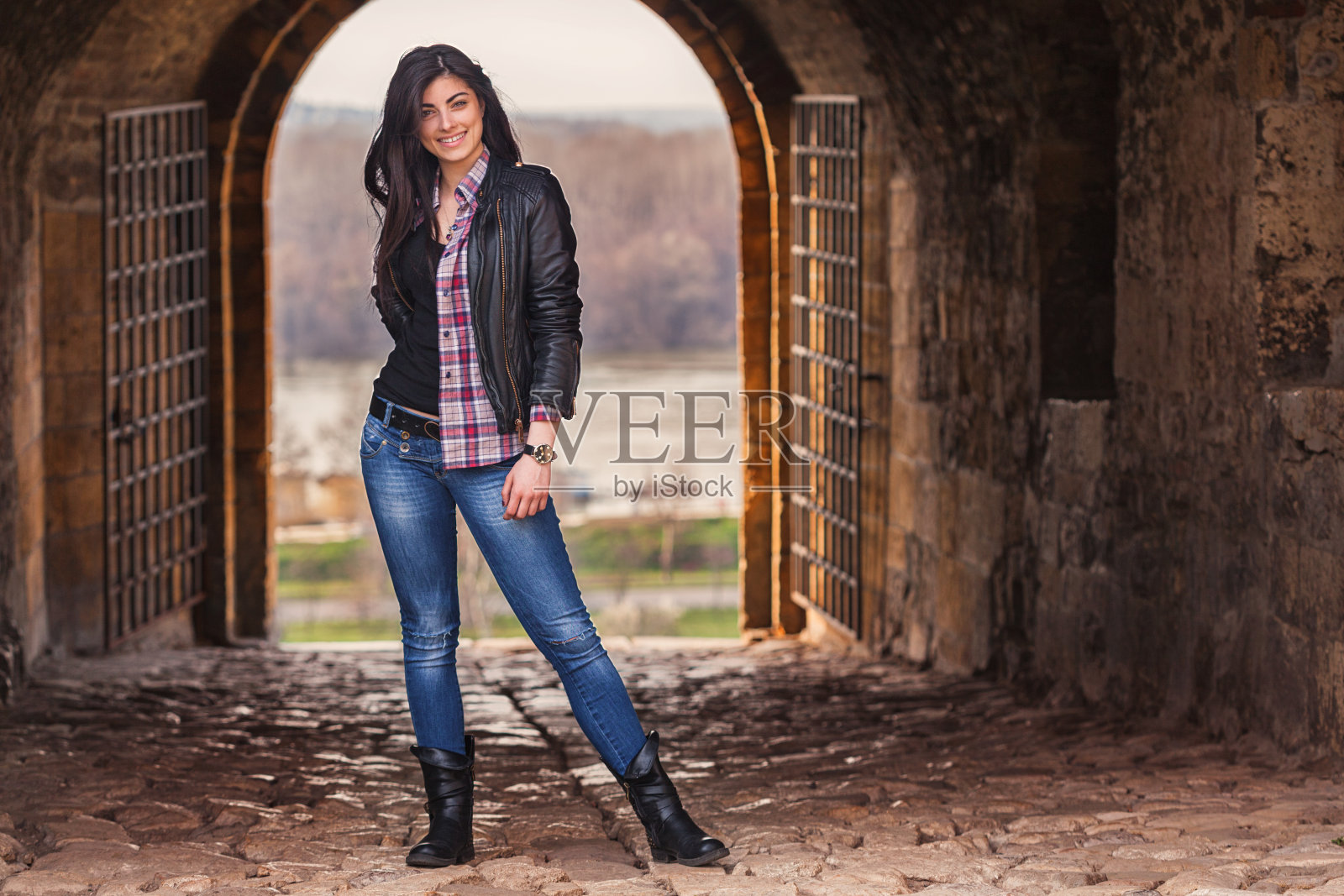 一个十几岁女孩的漂亮肖像照片摄影图片