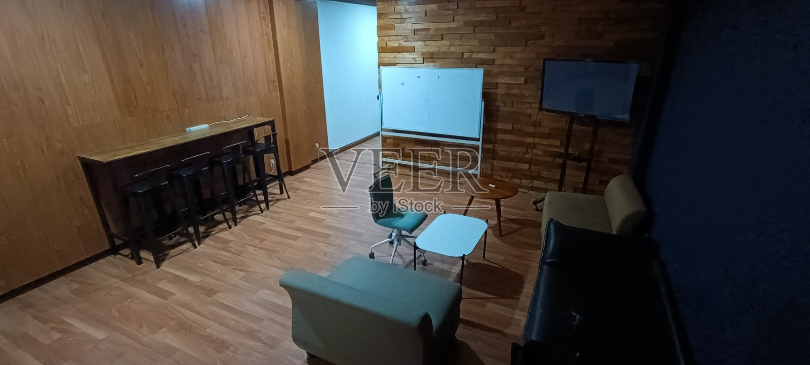 一间空的办公室照片摄影图片