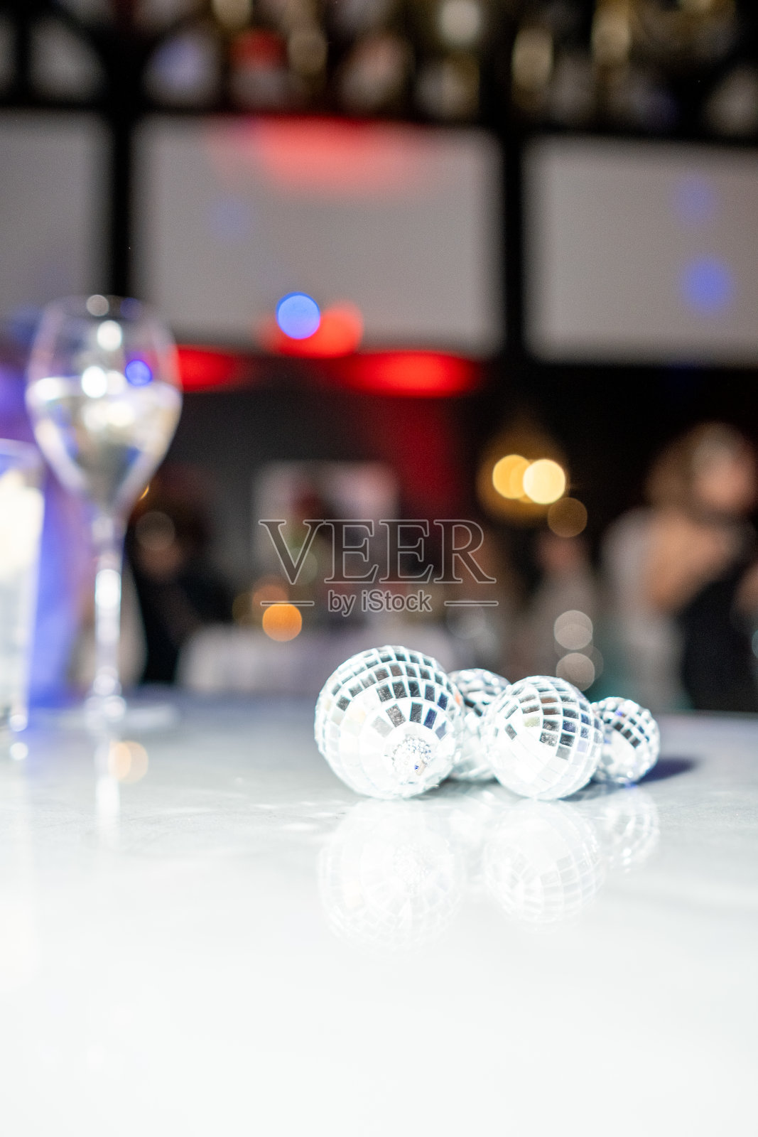 迪斯科派对桌装饰照片摄影图片