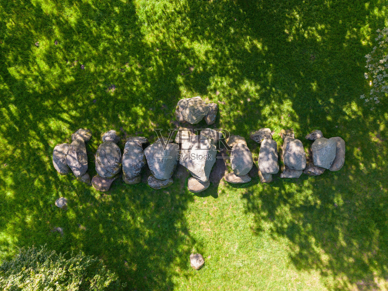 荷兰巴洛附近的石棺的高俯视照片照片摄影图片