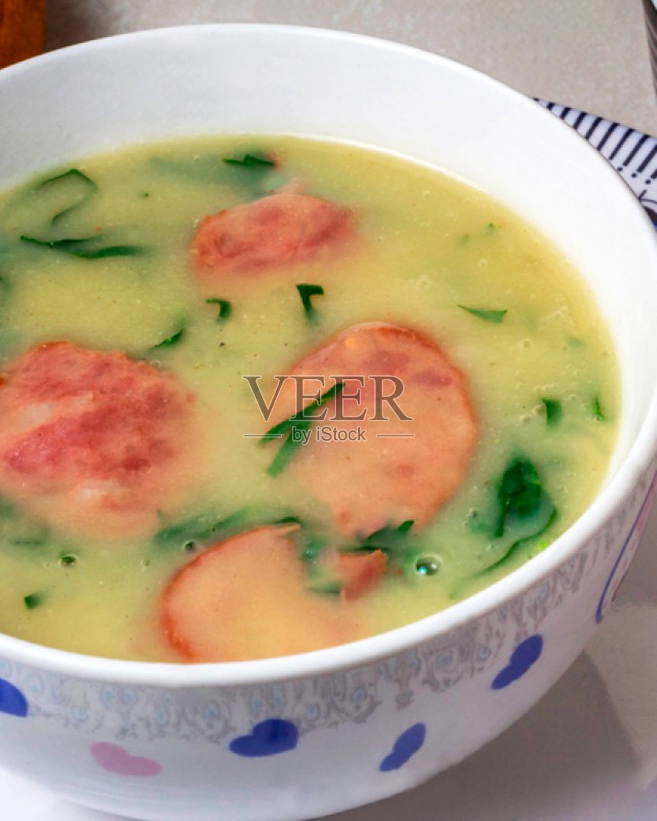 温暖的绿色。照片摄影图片