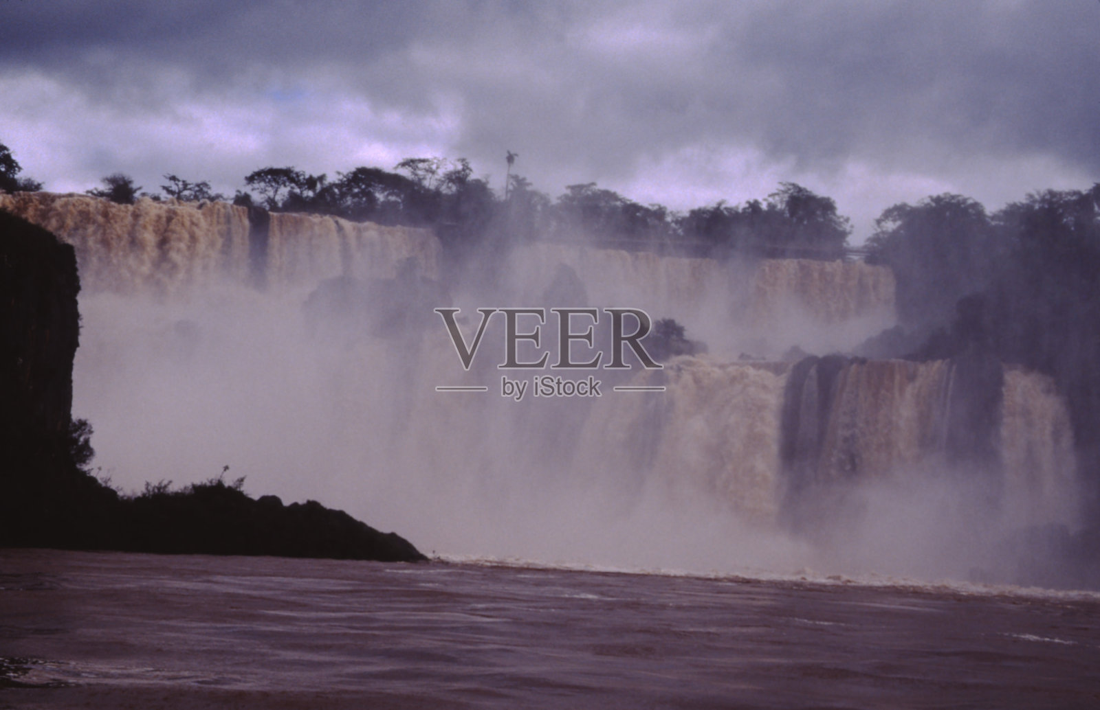 伊瓜苏瀑布照片摄影图片