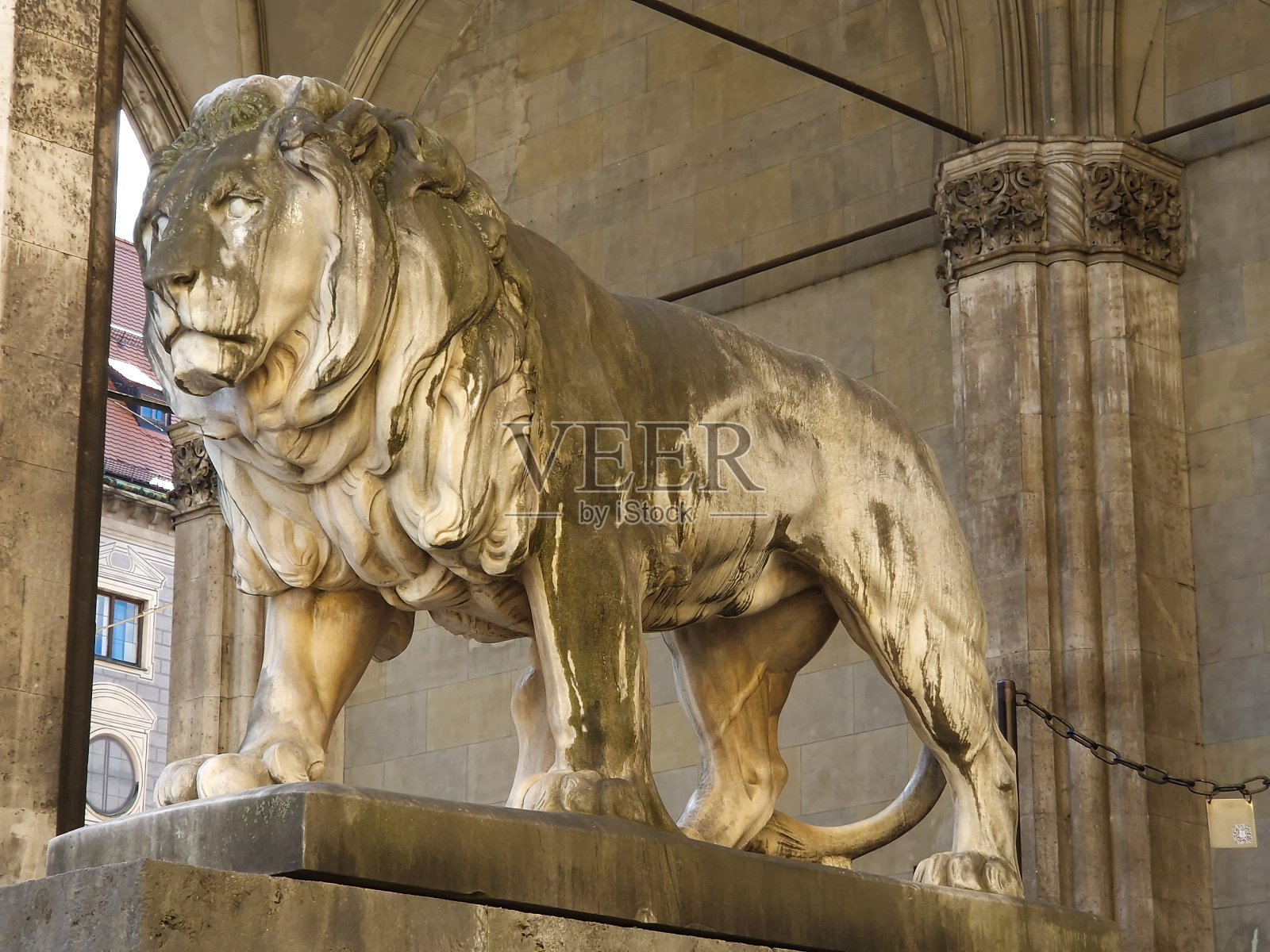 德国慕尼黑陆军元帅大厅前的狮子雕像照片摄影图片