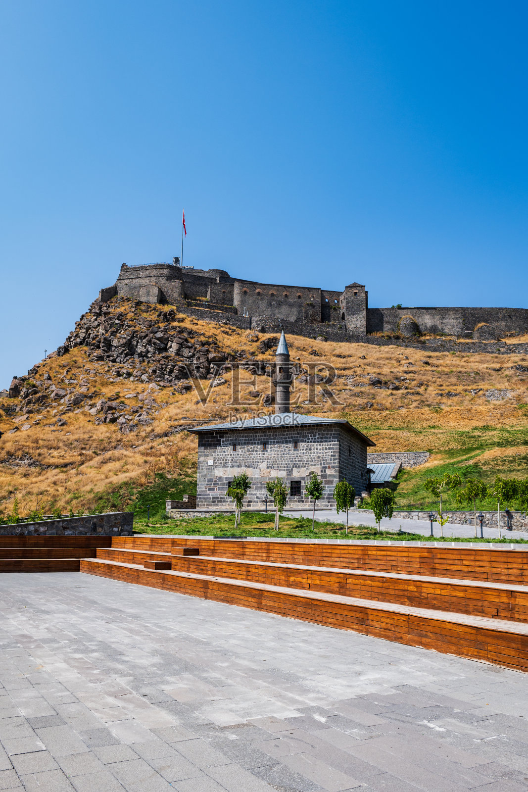 卡尔斯城堡与蓝天在卡尔斯城的看法照片摄影图片