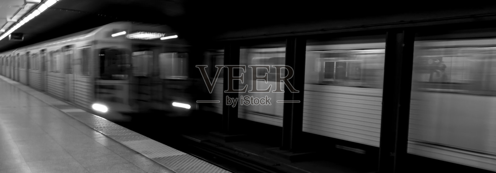 多伦多斯帕迪纳地铁站照片摄影图片