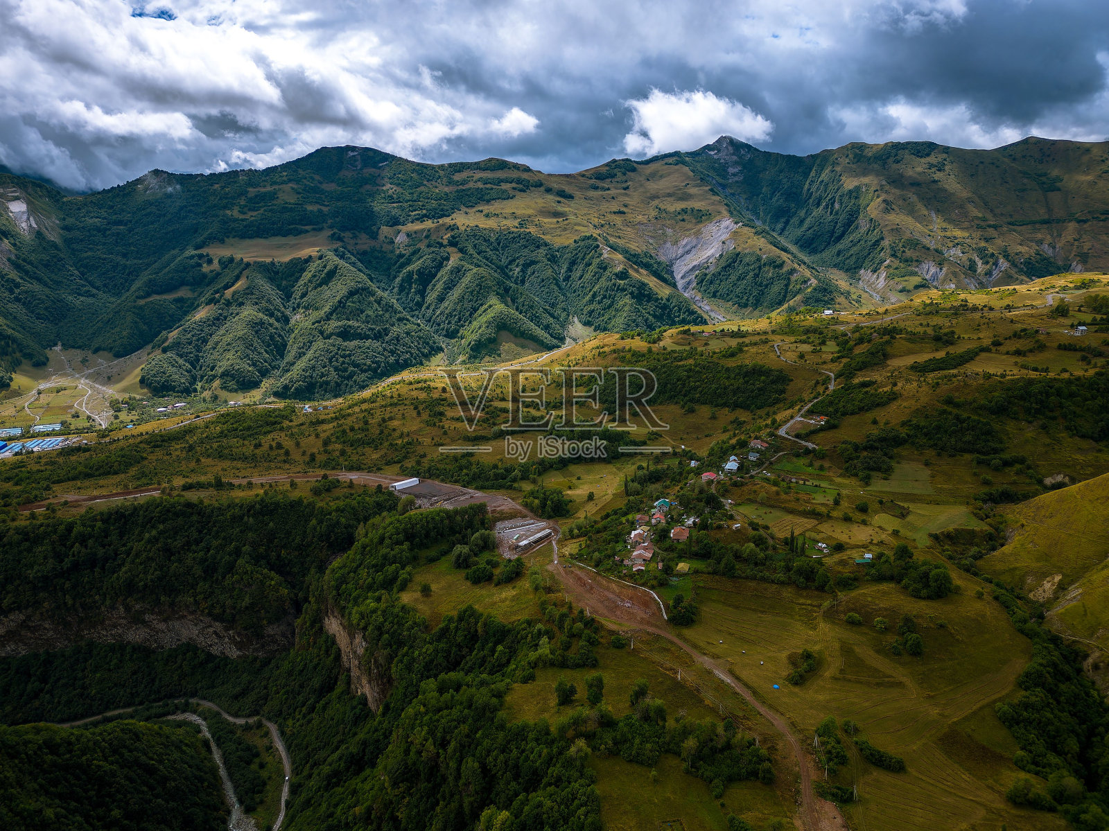 乔治亚州Kvesheti-Kobi令人惊叹的山景照片摄影图片