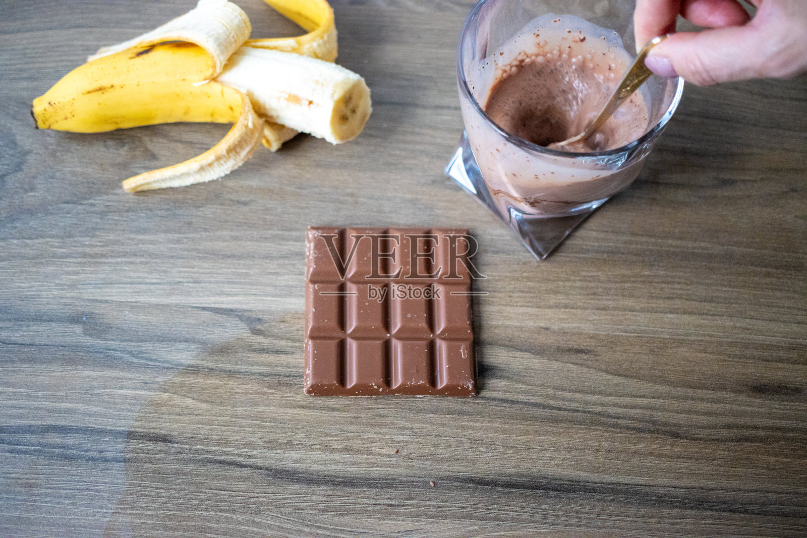 香蕉，牛奶和巧克力照片摄影图片