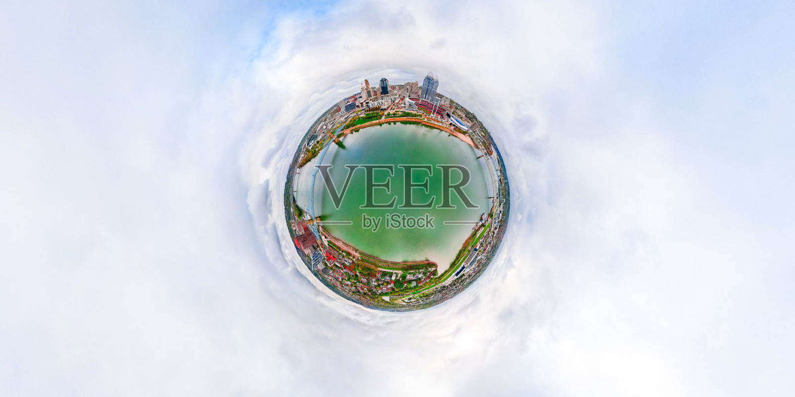 无人机航拍全景图在秋天照片摄影图片