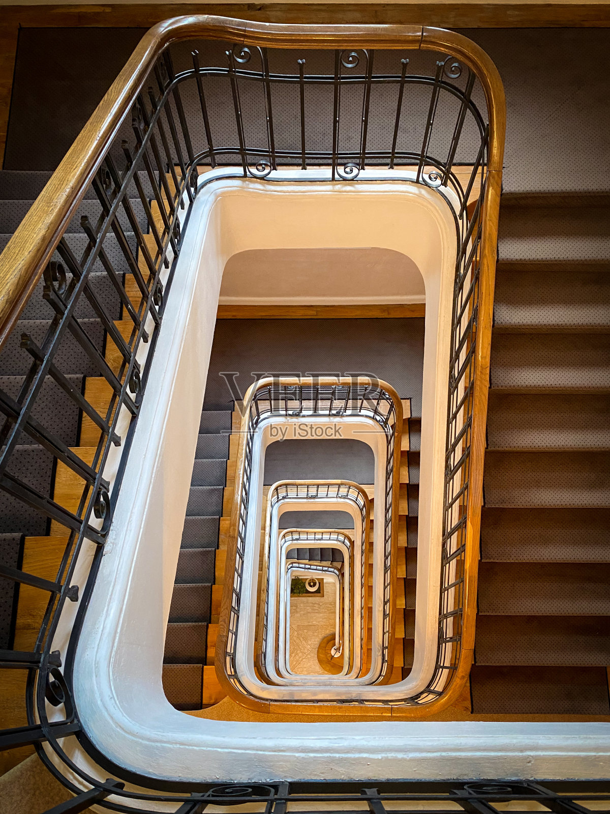 矩形螺旋楼梯照片摄影图片