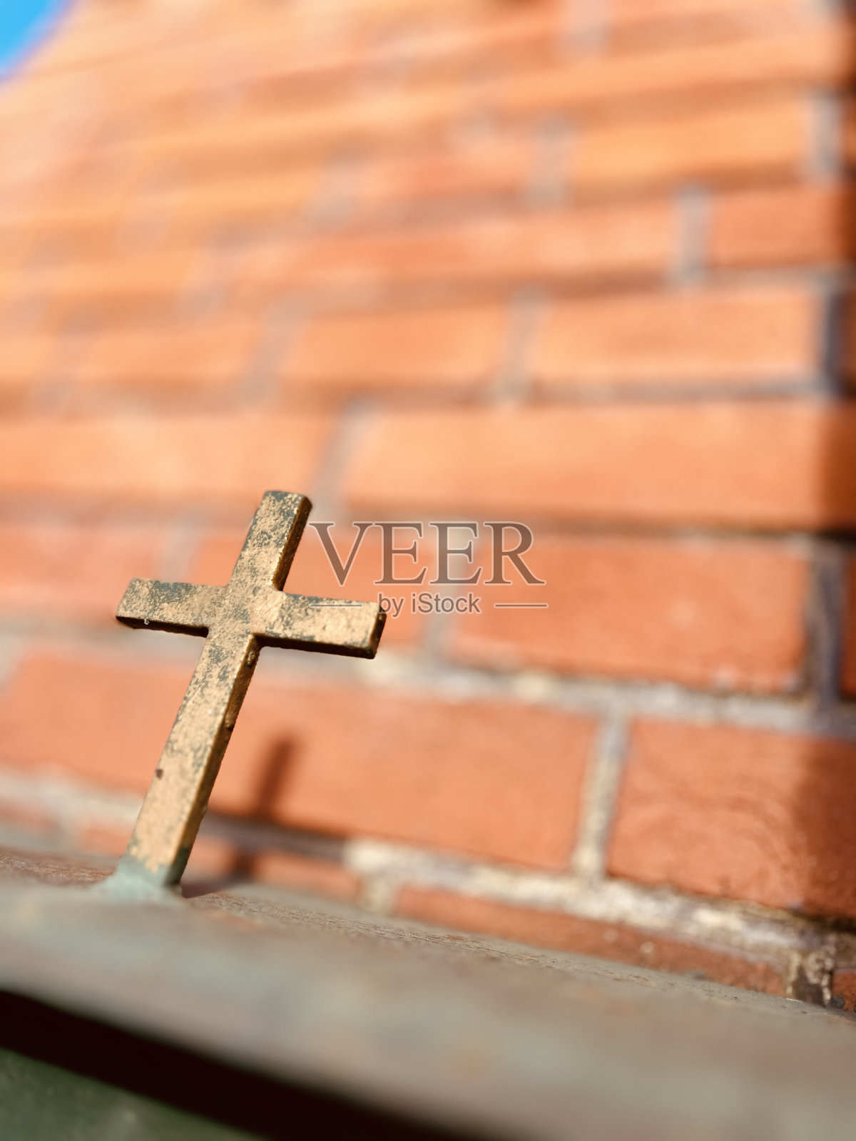 教堂上的十字架阴影照片摄影图片