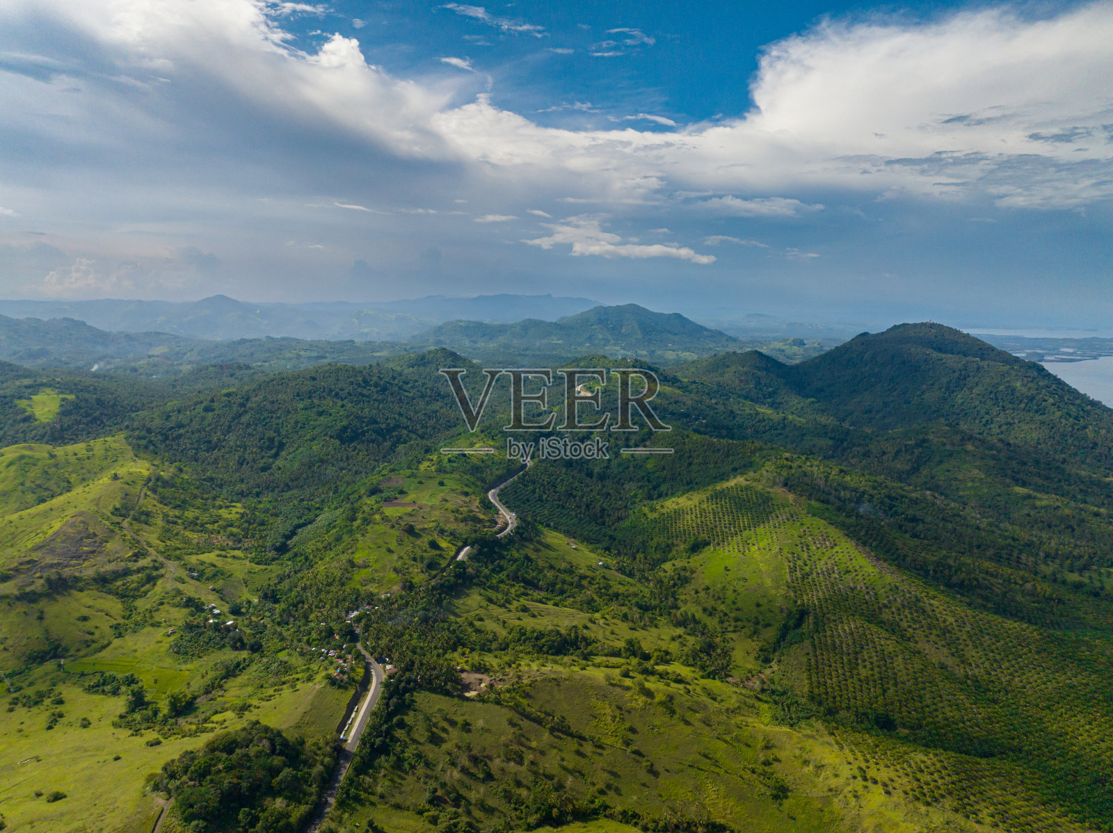 菲律宾的热带山脉。照片摄影图片