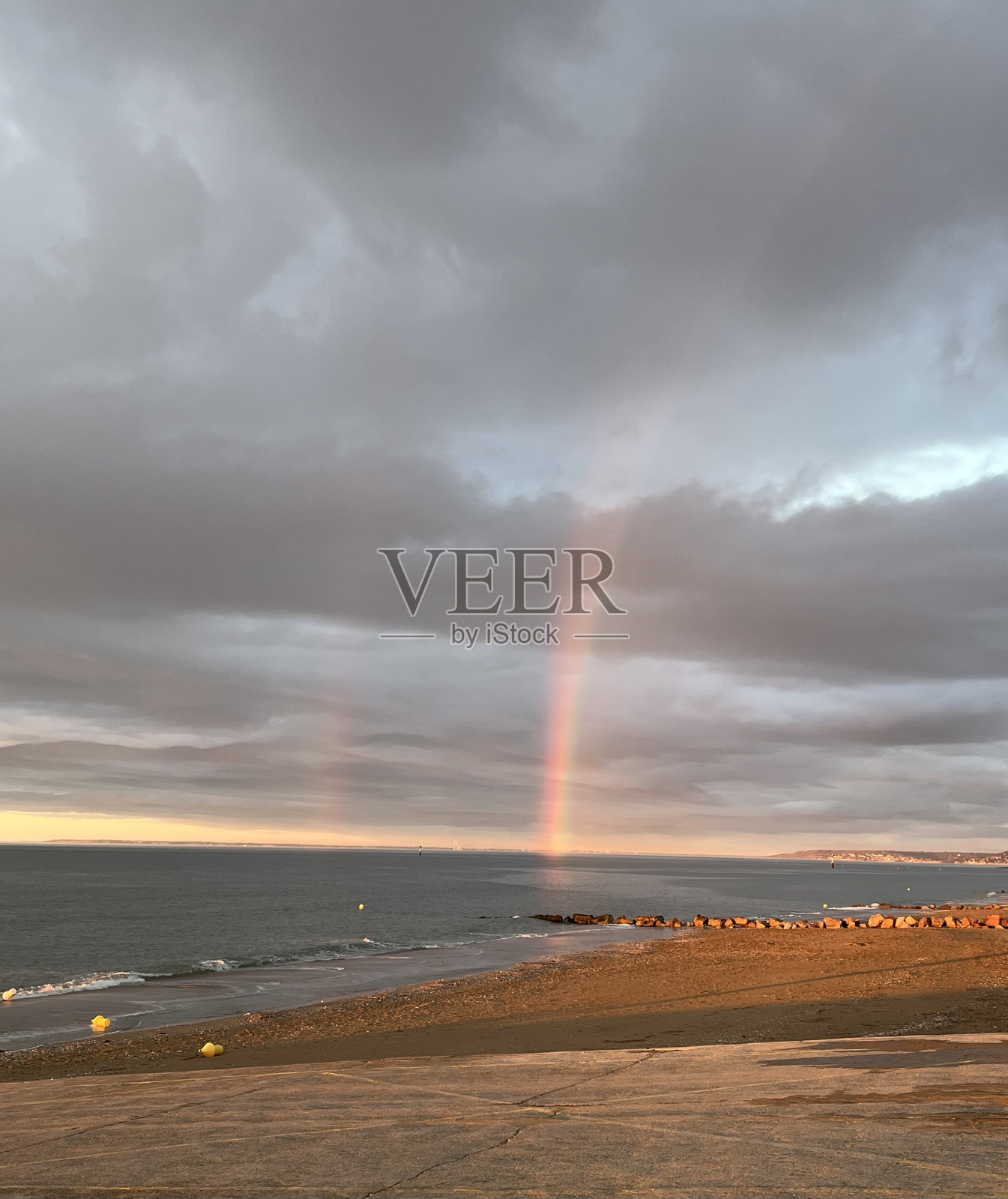 春天的彩虹照片摄影图片