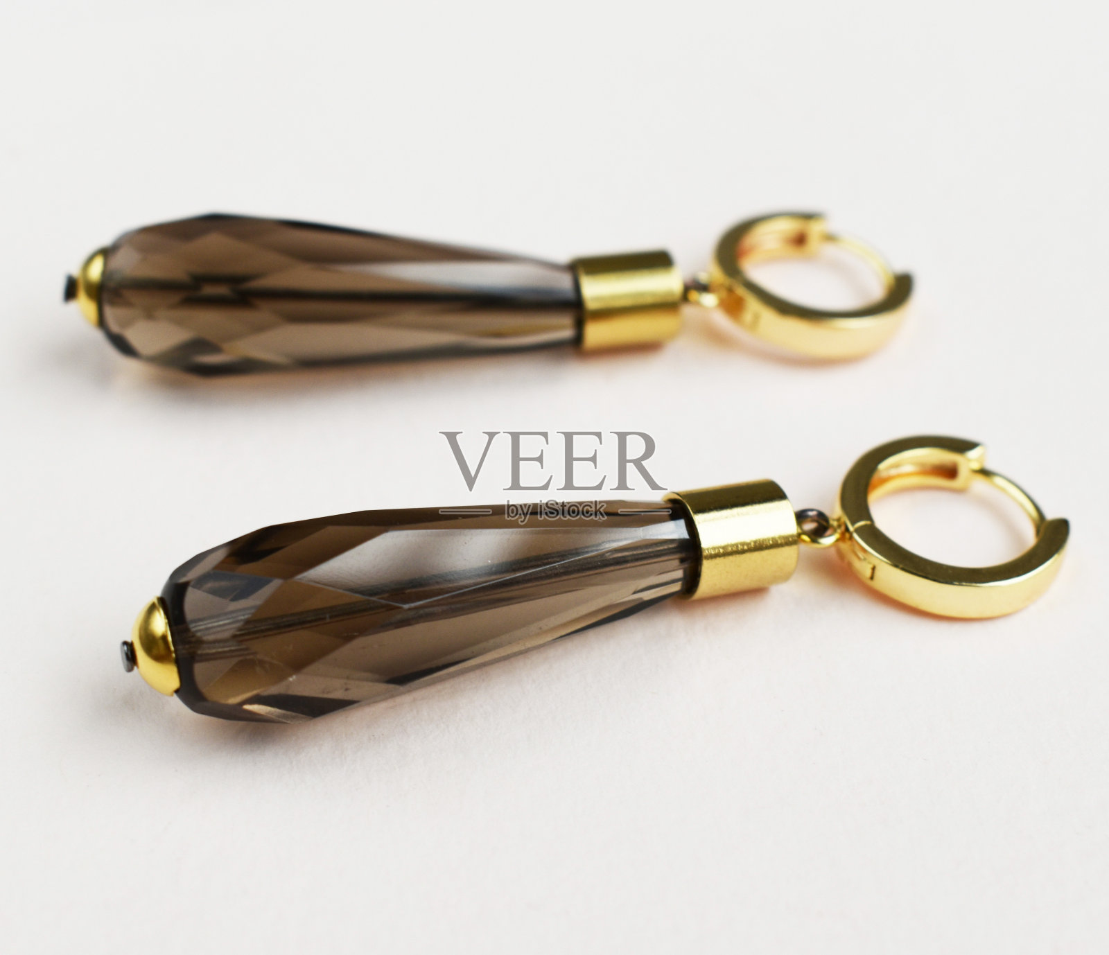 美丽的不寻常的耳环，口音复古的珠宝为妇女，宣传照片为网上珠宝店照片摄影图片