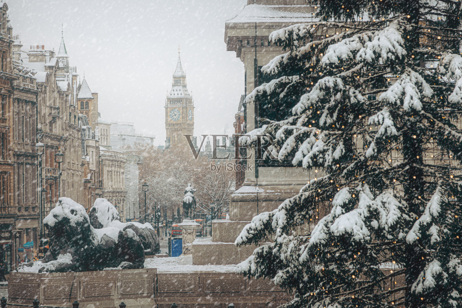 白色圣诞节在特拉法加广场与大本钟景观照片摄影图片