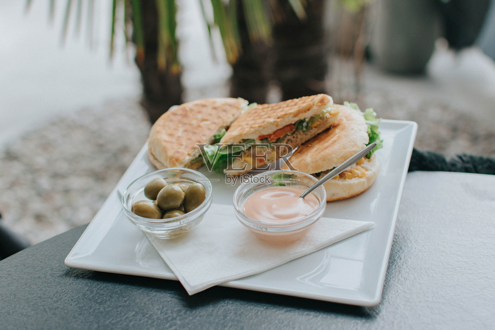 金枪鱼三明治照片摄影图片