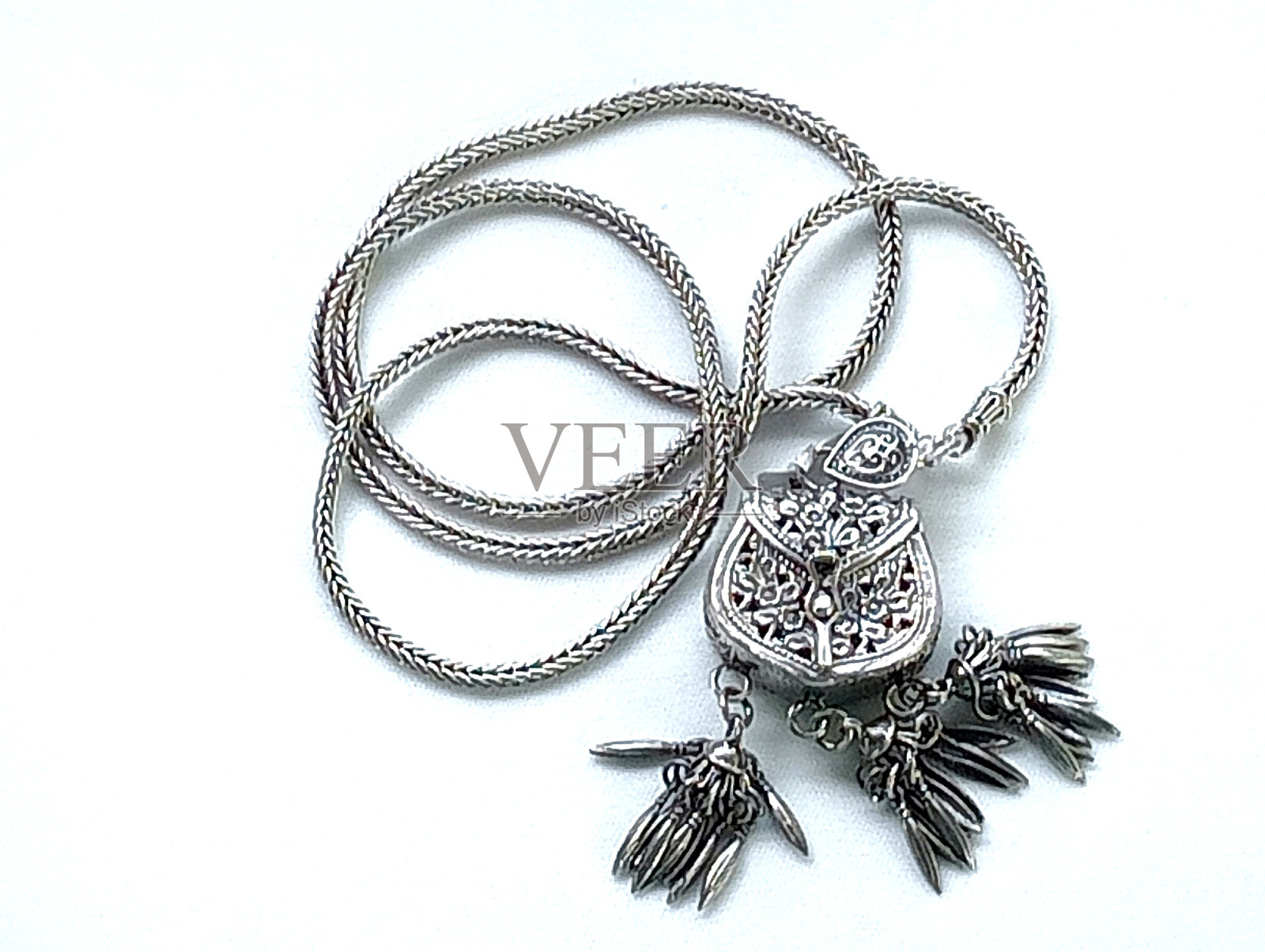 银项链。照片摄影图片