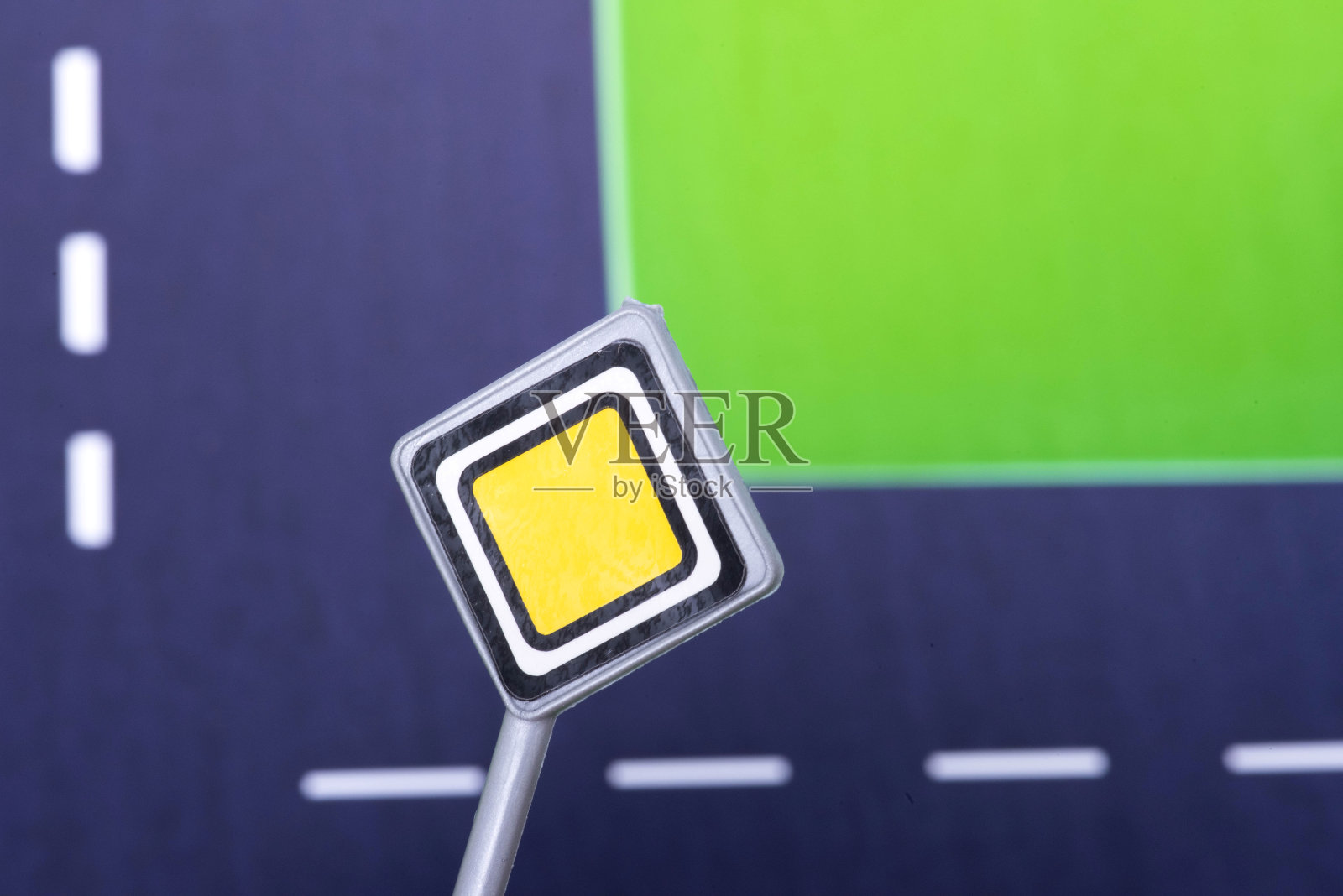 道路交通和道路标志道路有通行权照片摄影图片