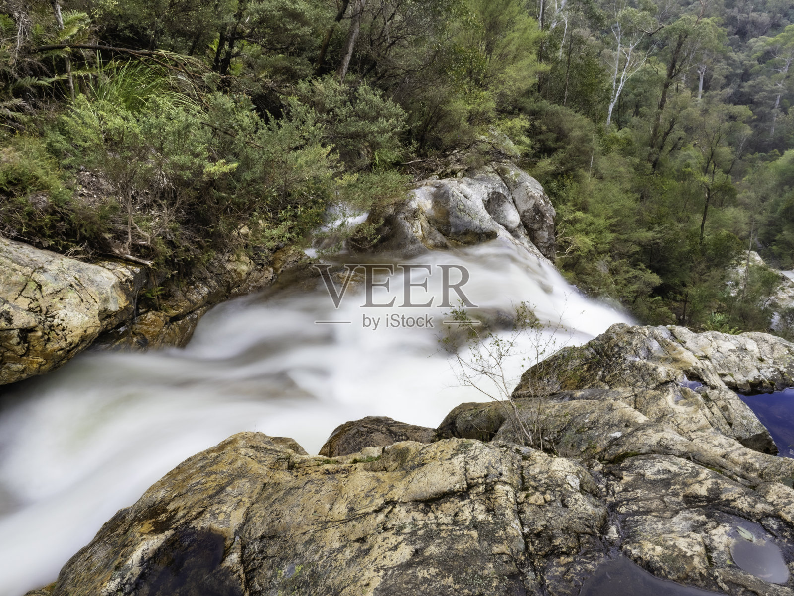 山涧和瀑布照片摄影图片