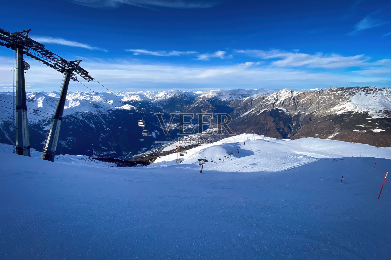 意大利博尔米奥和上瓦尔泰利纳山谷全景照片摄影图片