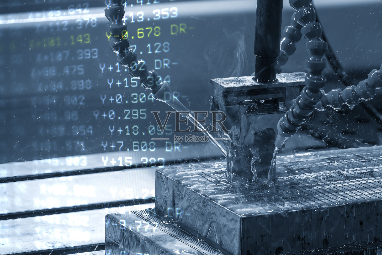 EDM机器工作和G代码数据背景抽象场景照片摄影图片