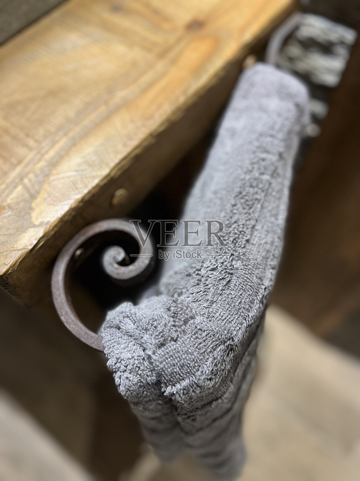 锻铁毛巾架的细节照片摄影图片