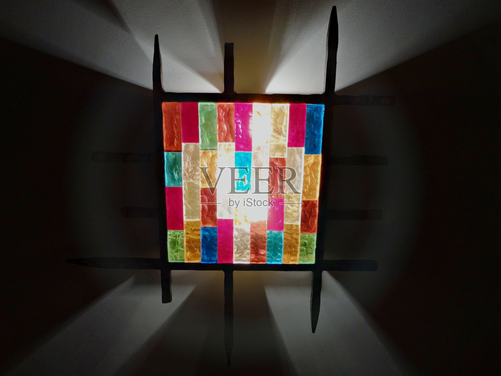 各种颜色的室内灯照片摄影图片