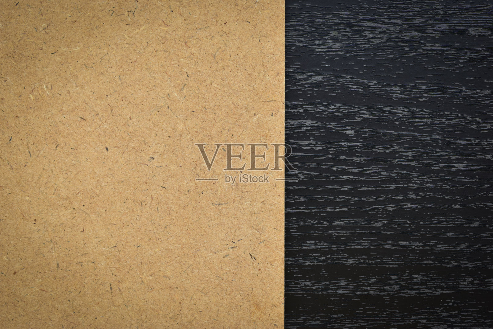 黑色背景上的棕色木质纹理，设计用的是空白木材照片摄影图片