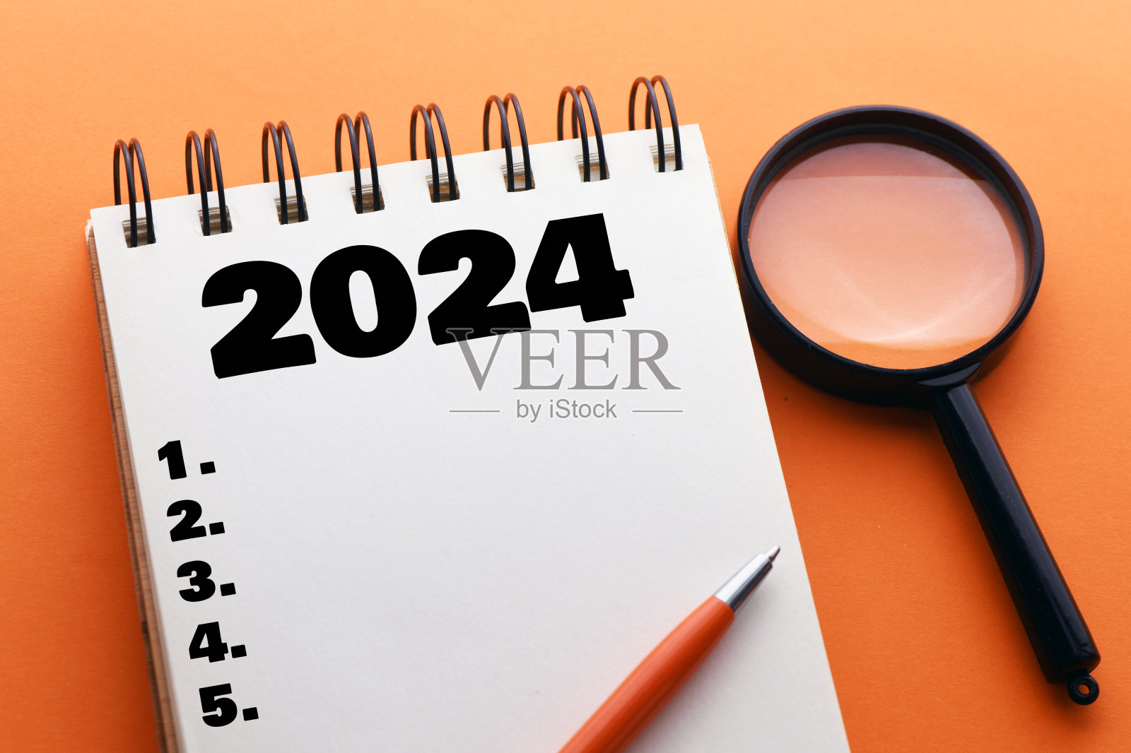 2024年新年决心。目标，决议，计划，行动，清单概念。2024年新年模板，复制空间。照片摄影图片