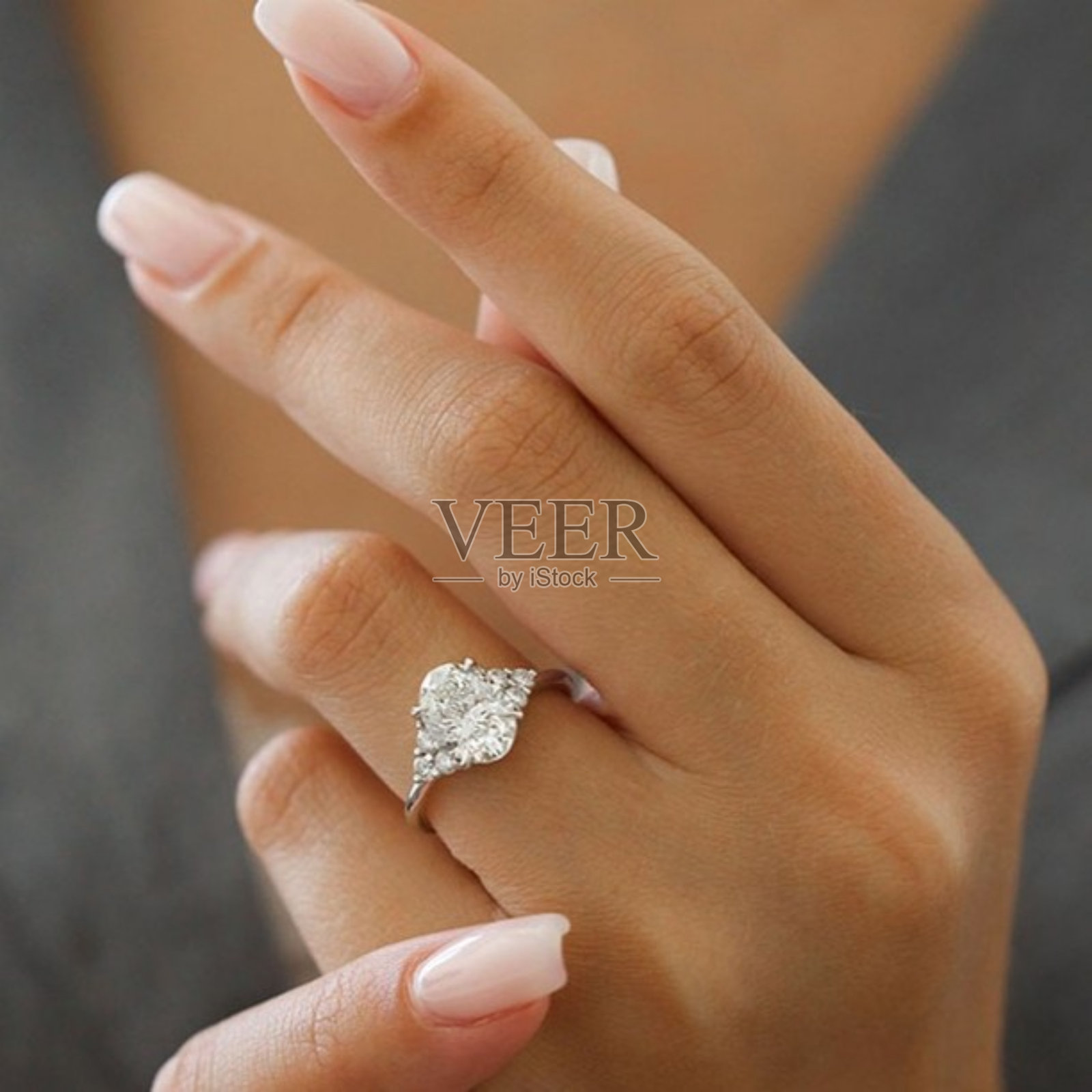 钻石首饰戒指奢华配饰美容时尚照片摄影图片