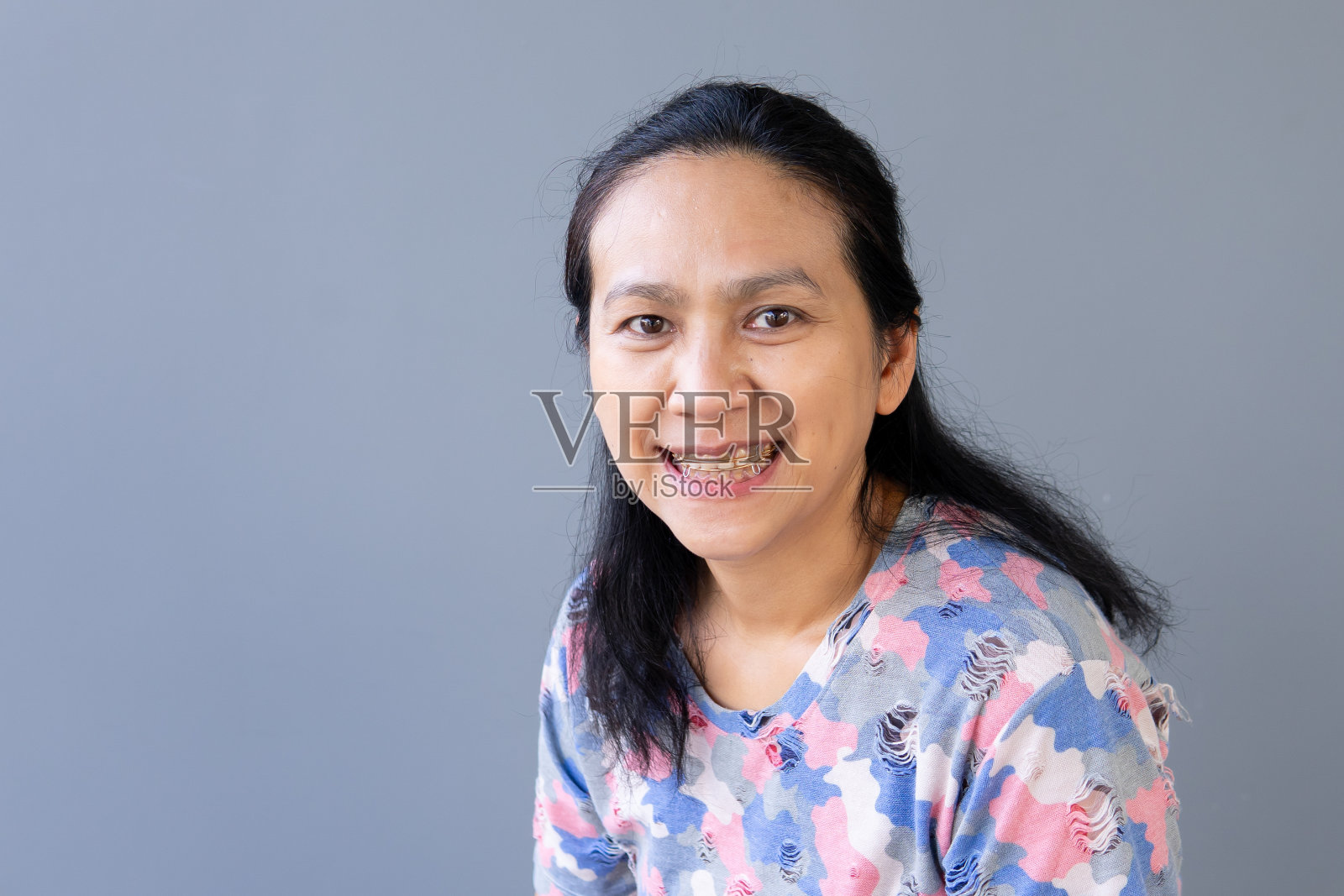 亚洲女性幸福的写照照片摄影图片