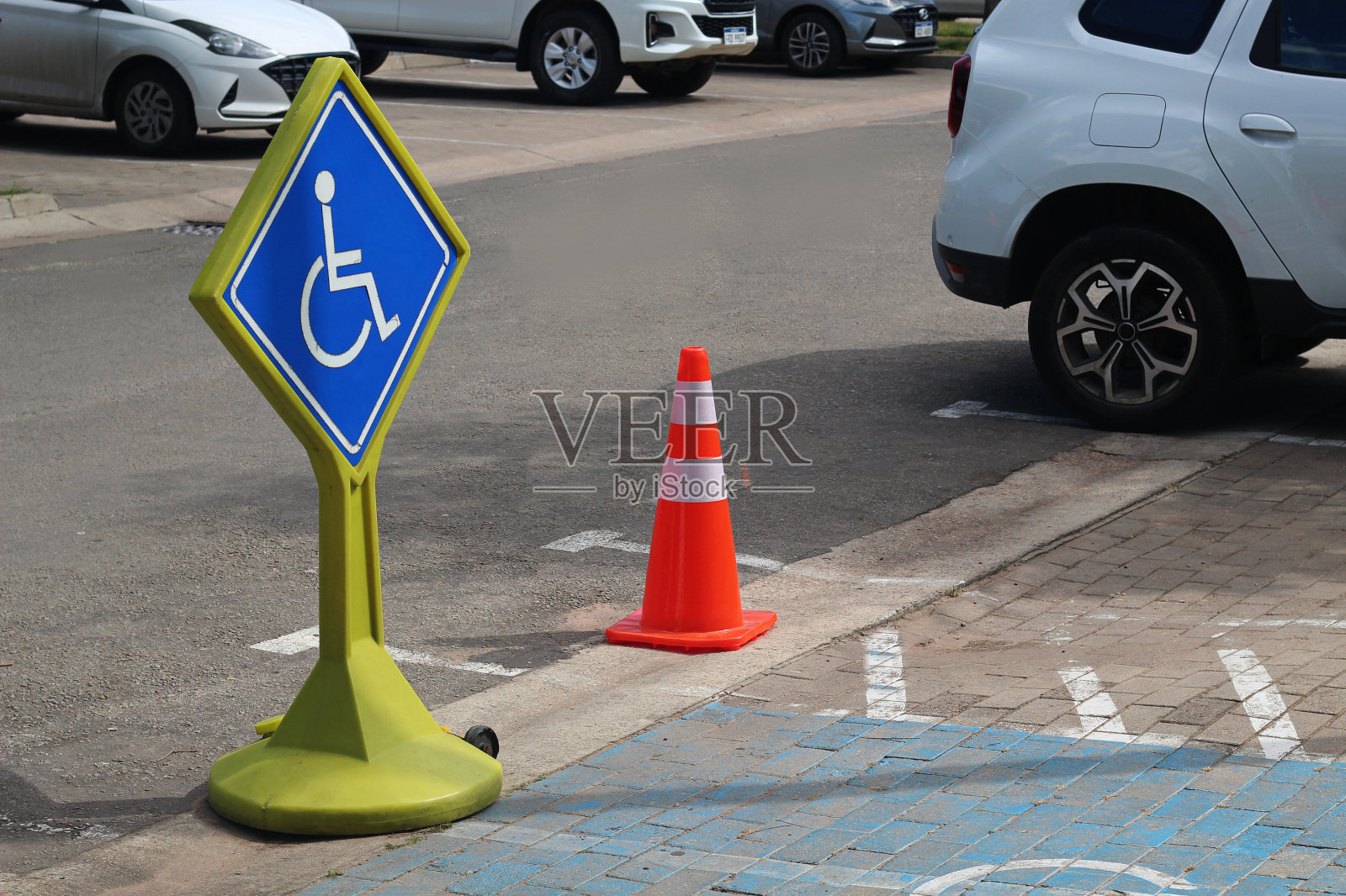 停车无障碍标志照片摄影图片