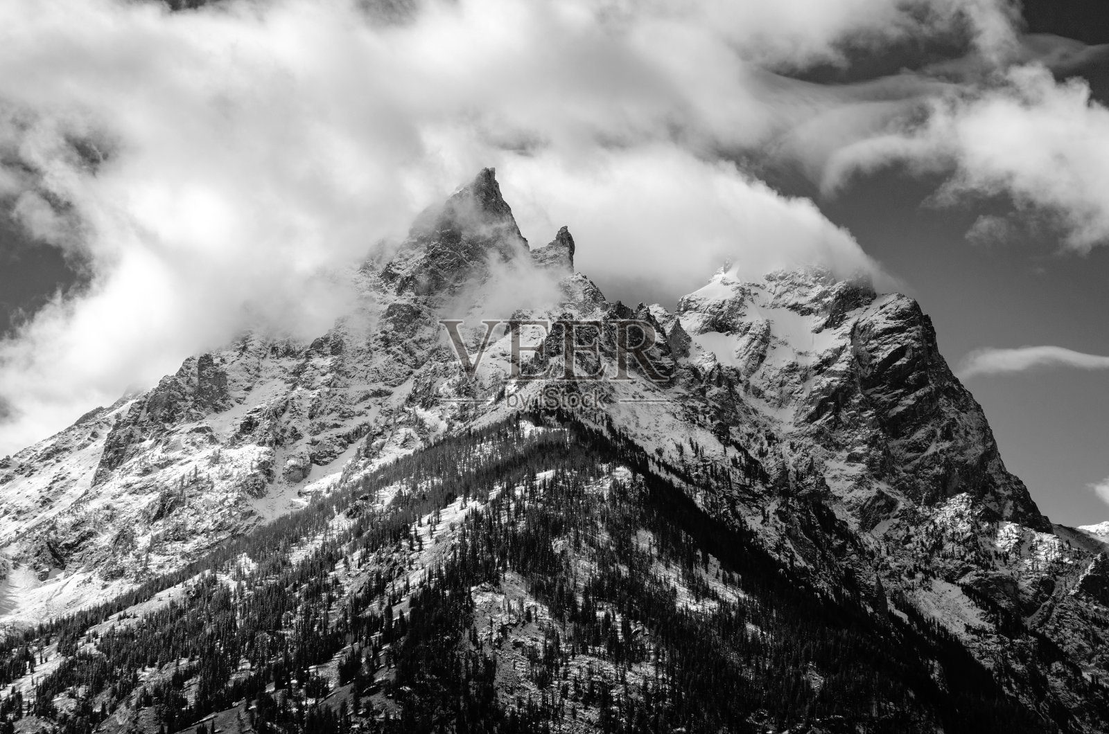 美国怀俄明州大提顿国家公园的提顿山脉雄伟的山峰照片摄影图片