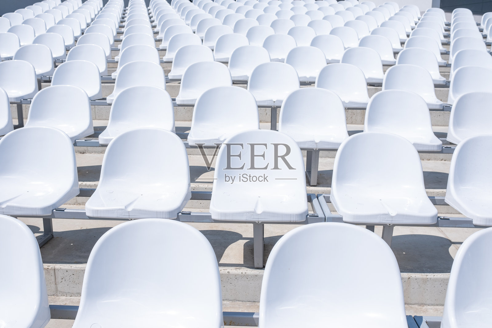 户外夏季剧院座位。照片摄影图片