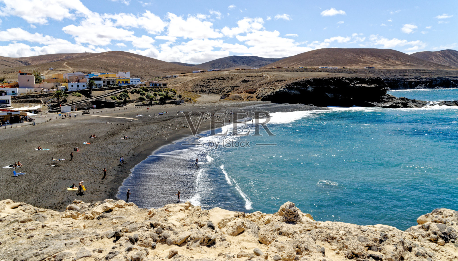 西班牙加那利群岛富埃特文图拉岛，七月的亡灵海滩照片摄影图片