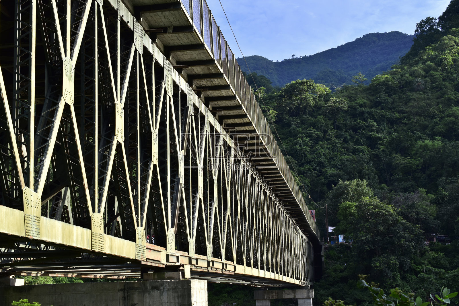 自然场所钢桥施工照片摄影图片
