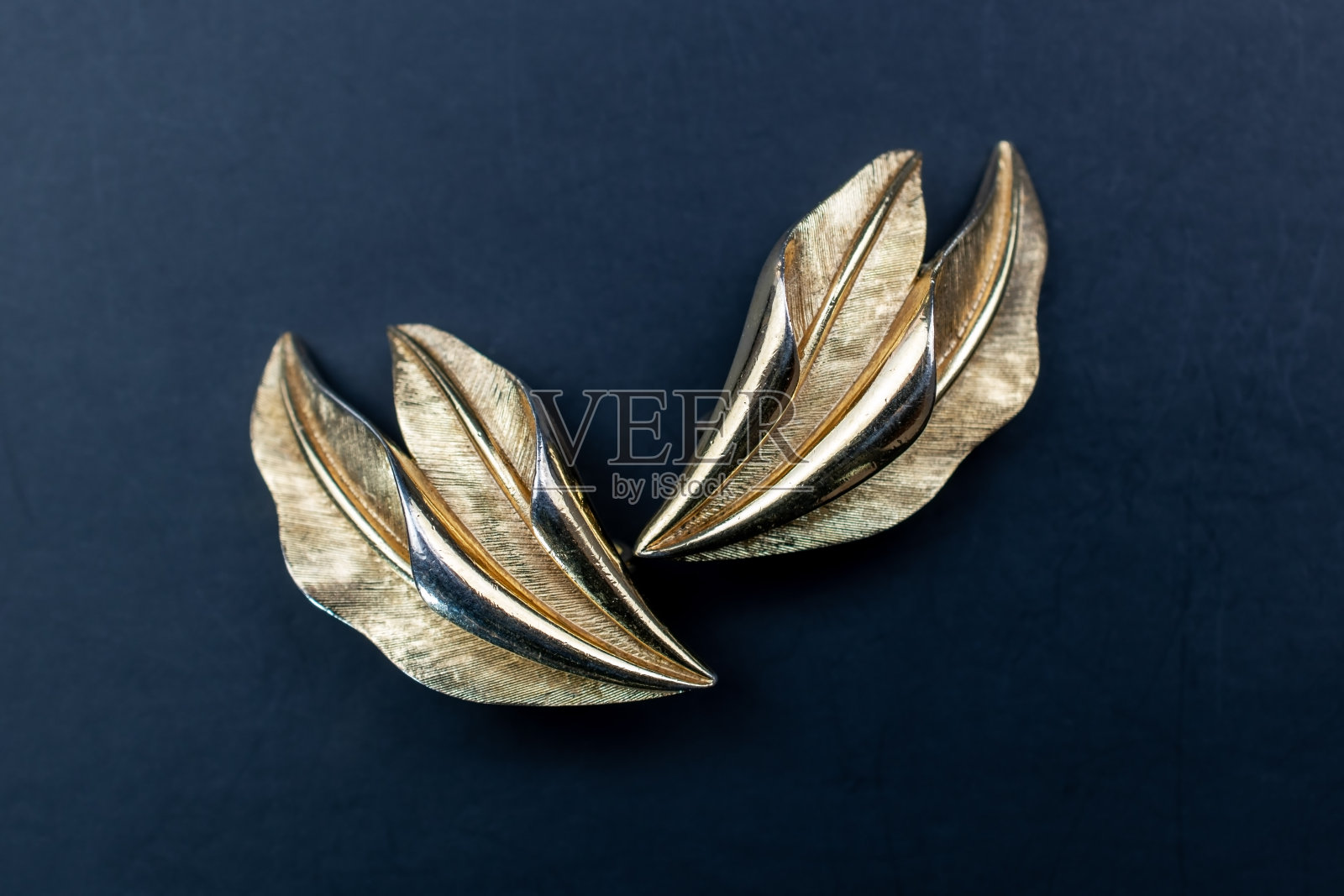 美丽的不寻常的耳环，口音复古的珠宝为妇女，宣传照片为网上珠宝店照片摄影图片