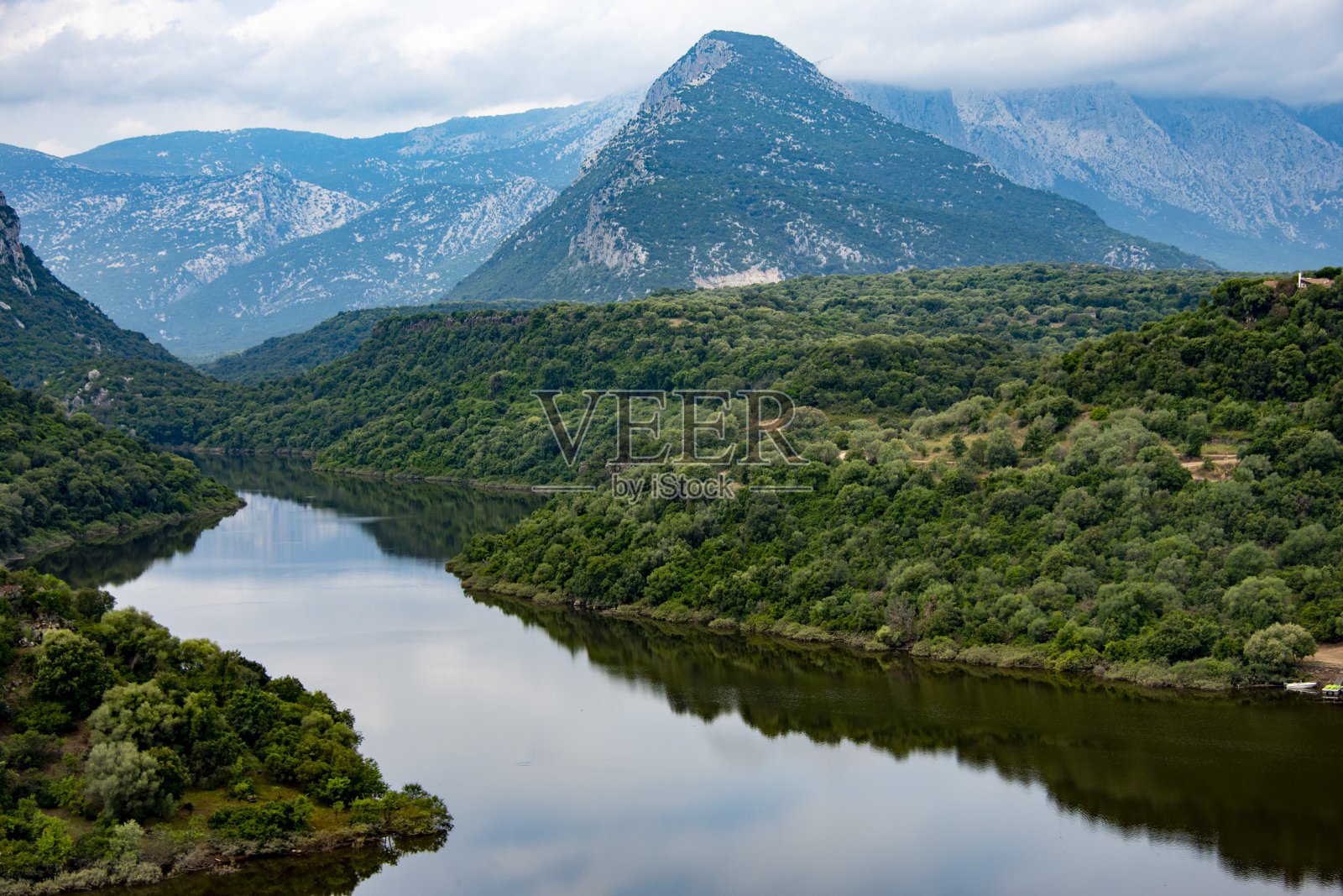 Cedrino湖照片摄影图片
