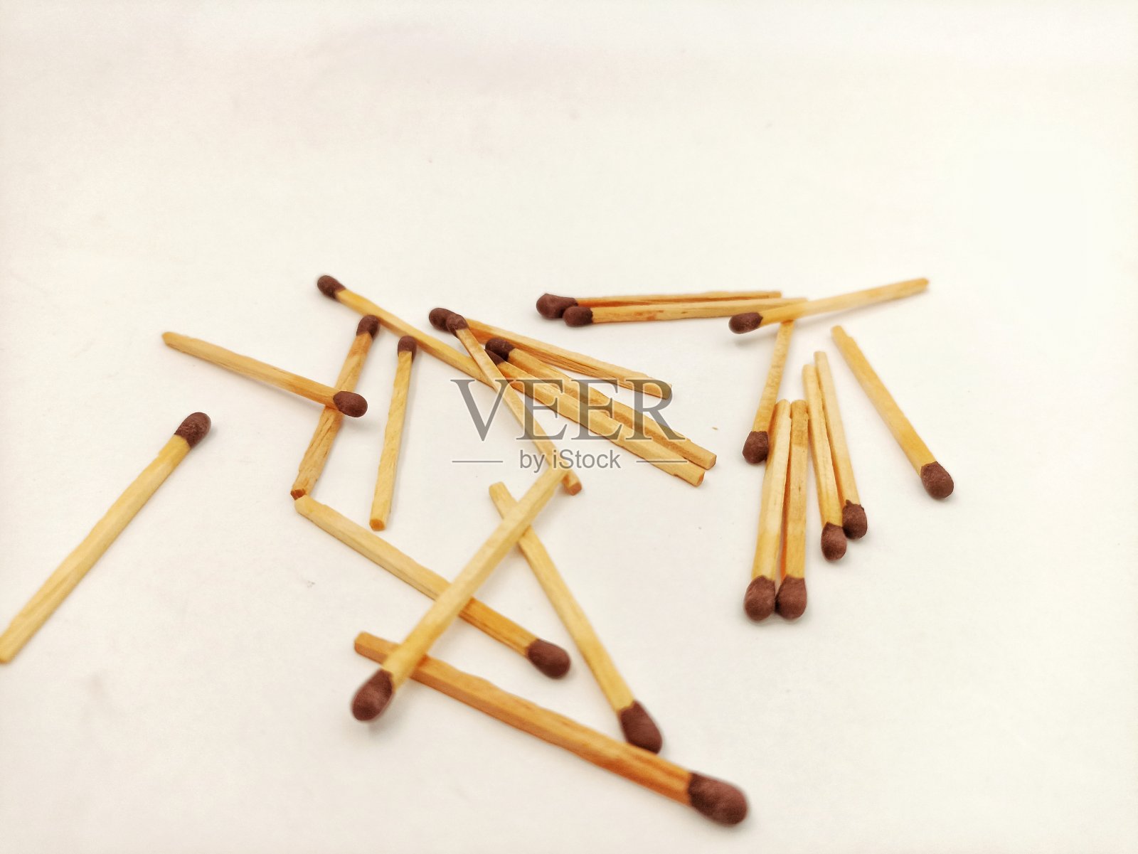 具有协作概念的木制打火机照片摄影图片