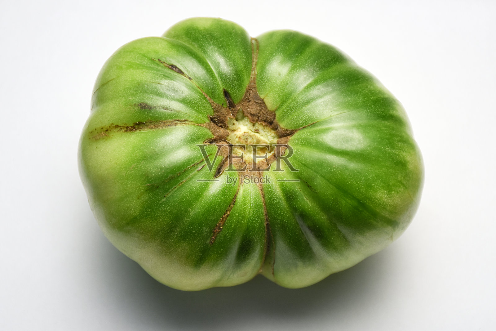 番茄，白色背景的新鲜有机绿番茄照片摄影图片