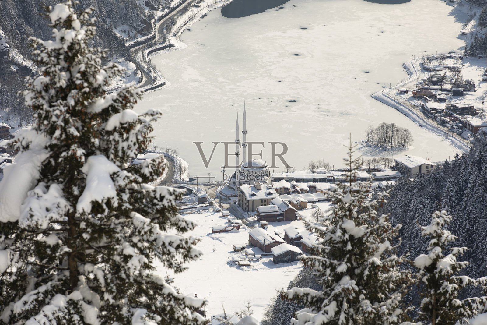 长湖的冬季(Uzungol)照片，Caykara Trabzon，土耳其(土耳其语)照片摄影图片