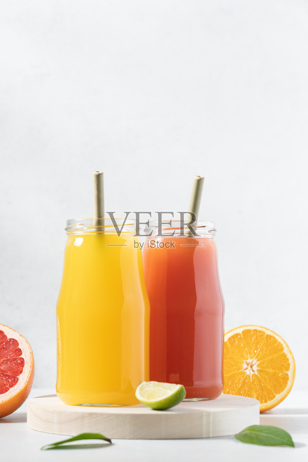 排毒，维他命鸡尾酒装瓶照片摄影图片