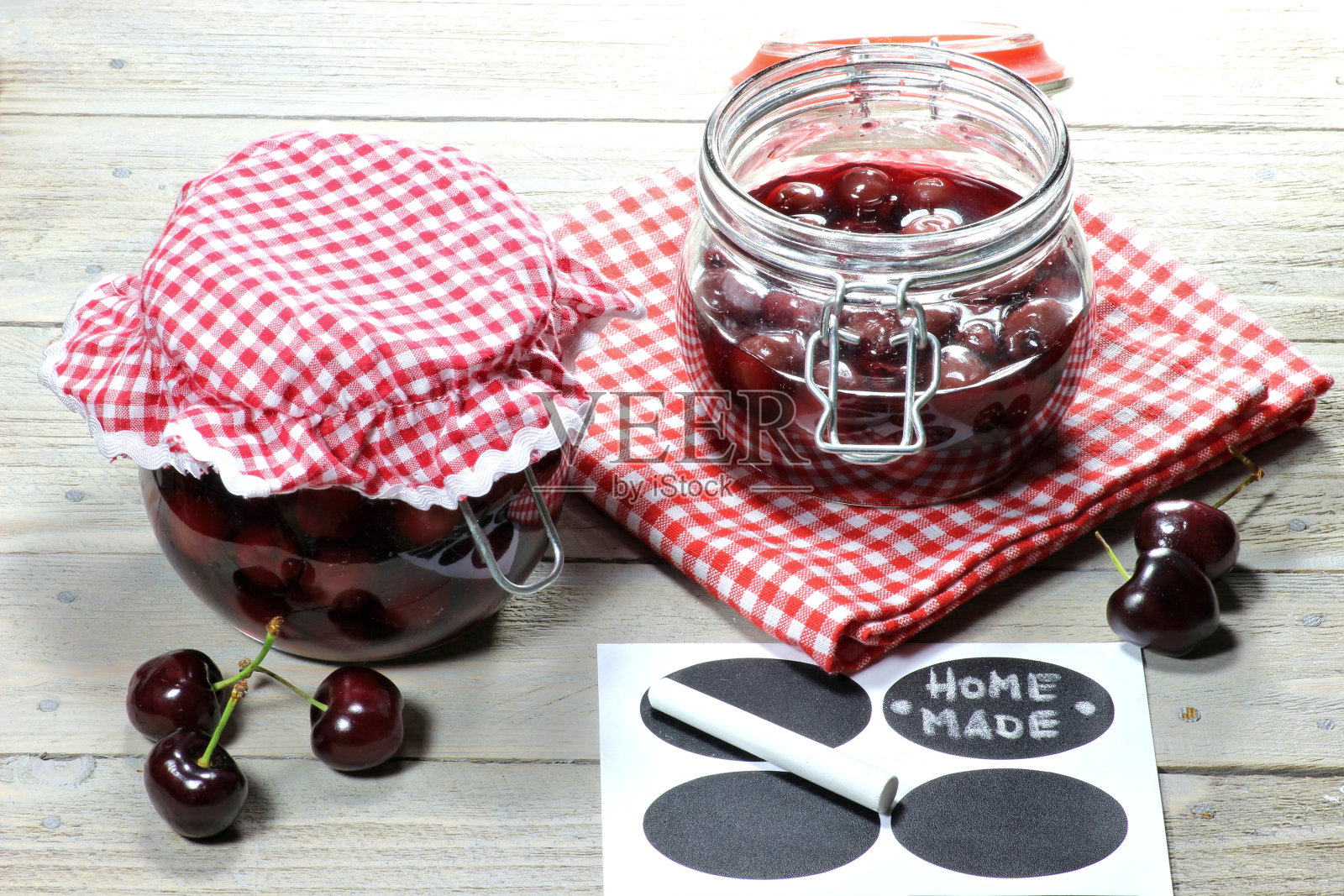 家用樱桃罐头照片摄影图片