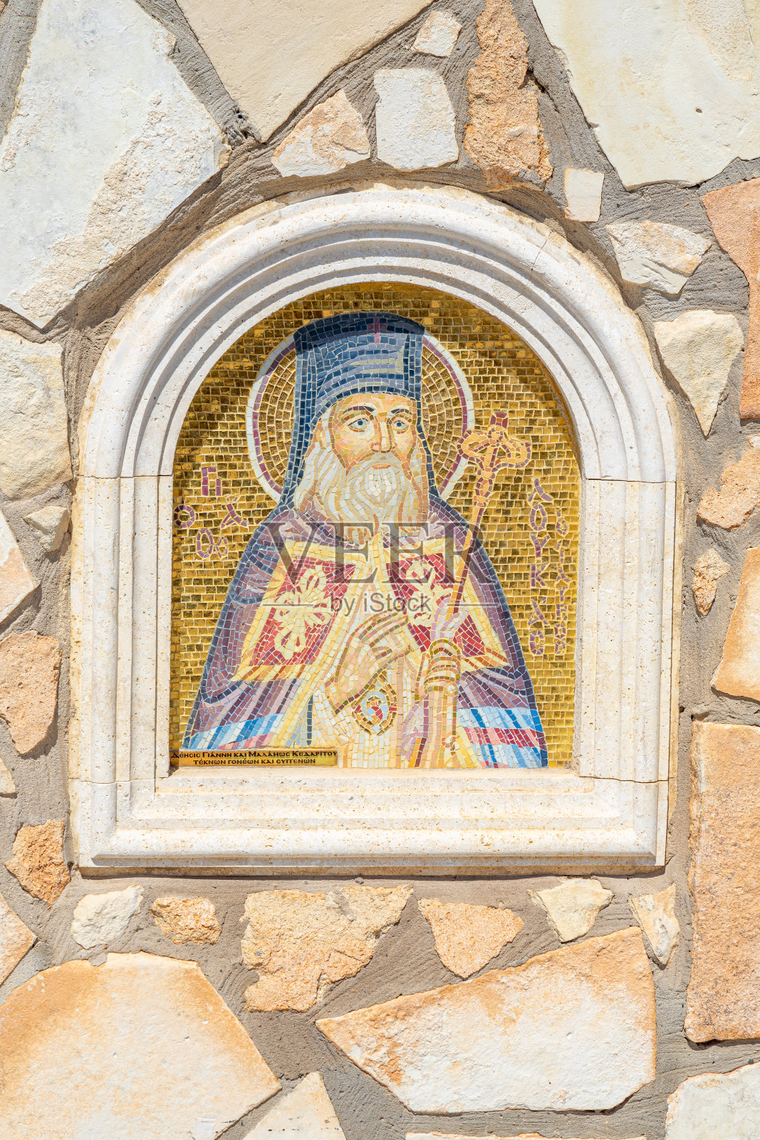 阿依纳帕的希腊东正教教堂的代表人物。教堂外的马赛克。照片摄影图片