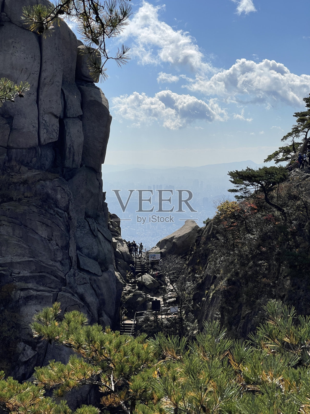 秋季登山照片摄影图片